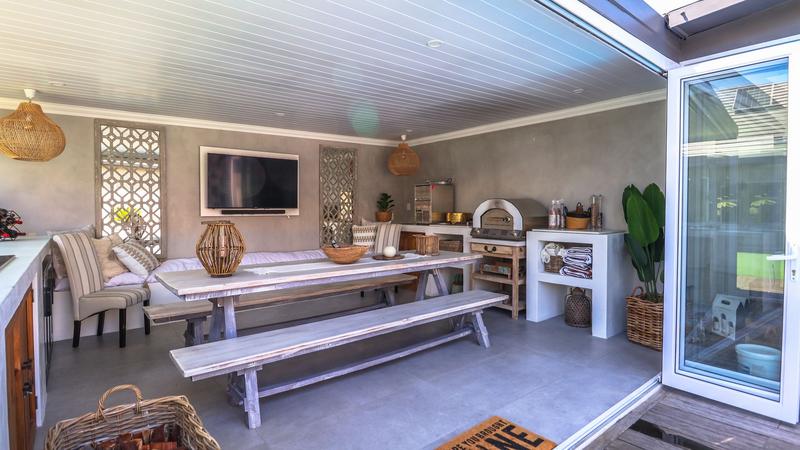 5 Bedroom Property for Sale in Num Num Cape Estate Western Cape
